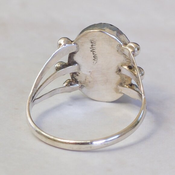 Sterling Onyx Ring with Split Triple Shank — Size 8 - Picture 10 of 11